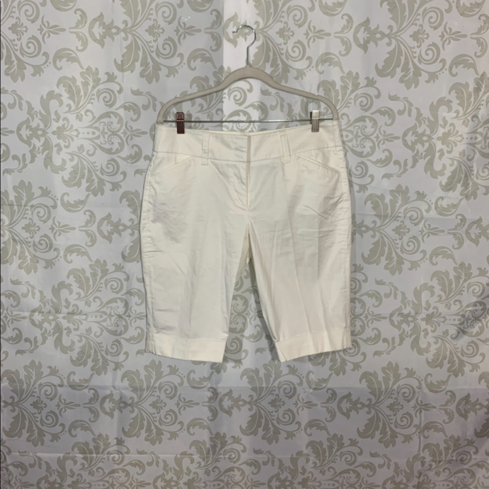 NWOT Kenar White Bermuda Shorts